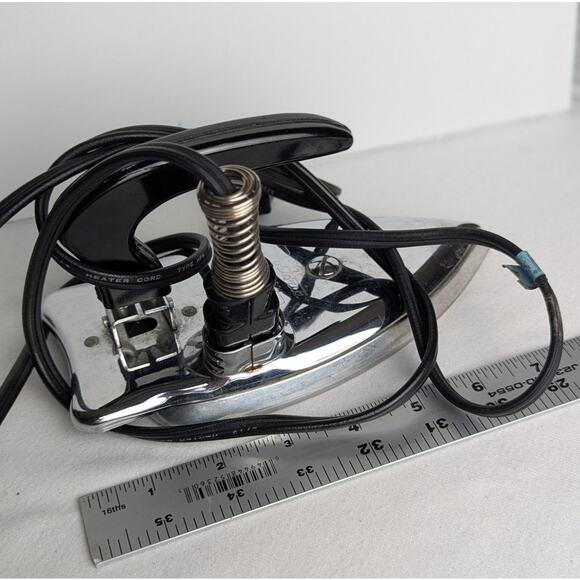 Vintage Fostoria travel Iron Foldable Model52X .115 volts, 350, A.C. Only. - Picture 3 of 6